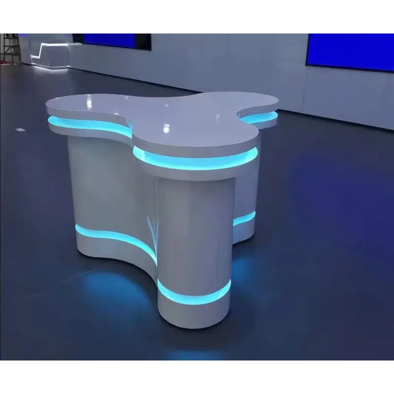 Tables - Expositor Redondo Luminoso Nakajima: Mesa Criativa